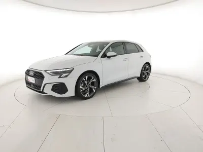 Usata Audi A3 S-Line 150 CV (110 kW) 2023 Bianco ghiacciaio metallizzato Berlina