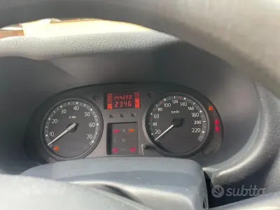 Brugt Renault Clio II 75 HK (55 kW) 2004 Hatchback