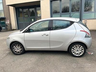 Usata Lancia Ypsilon 69 CV (50 kW) 2012 Grigio Utilitaria