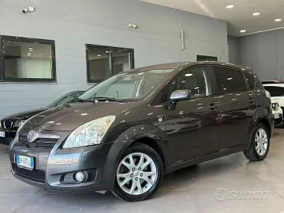 Usata Toyota Corolla Verso Sol 129 CV (94 kW) 2008 Grigio Monovolume