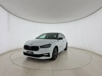Nuova Skoda Fabia 95 CV (69 kW) 2026 Bianco luna metallizzato nero tulipano p Utilitaria