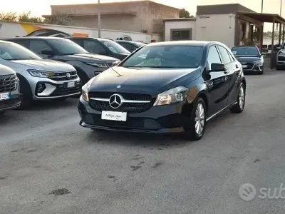 Usata Mercedes A180 109 CV (80 kW) 2016 Nero Utilitaria