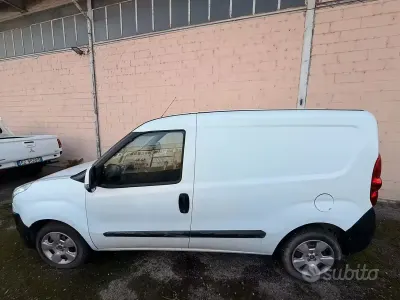 Usata Fiat Doblò 90 CV (66 kW) 2014 Bianco Monovolume