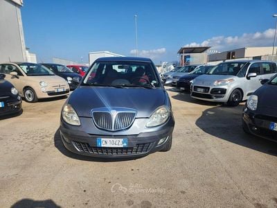 Usata Lancia Ypsilon 80 CV (58 kW) 2004 Grigio Utilitaria