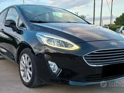 Usata Ford Fiesta Titanium 85 CV (62 kW) 2018 Nero Utilitaria