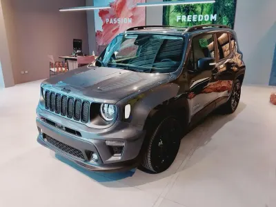 Nuova Jeep Renegade North 130 CV (95 kW) 2026 Grigio SUV