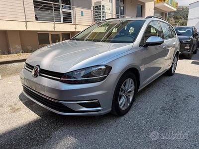 Usata VW Golf VIII Business 115 CV (84 kW) 2020 Grigio Station wagon
