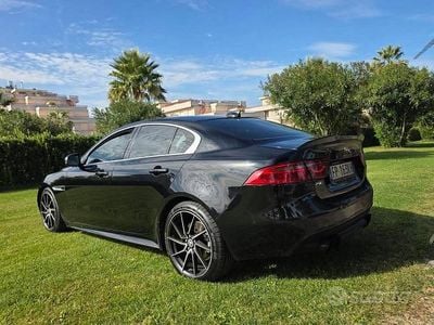 Usata Jaguar XE 180 CV (132 kW) 2019 Nero Berlina