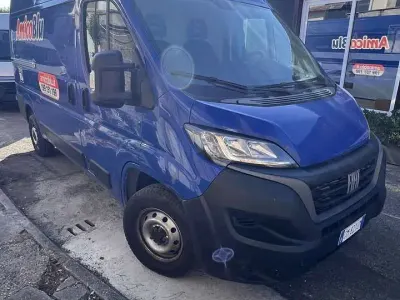 Usata Fiat Ducato 120 CV (88 kW) 2023 Blu/azzurro Furgone