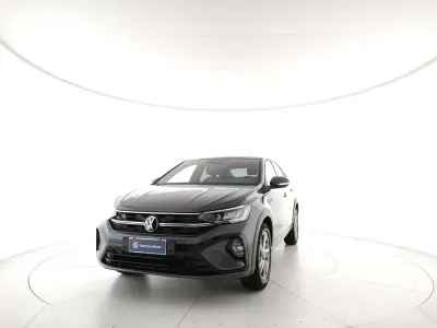 Usata VW Taigo R-line 110 CV (80 kW) 2022 Smoky grey metallizzato SUV