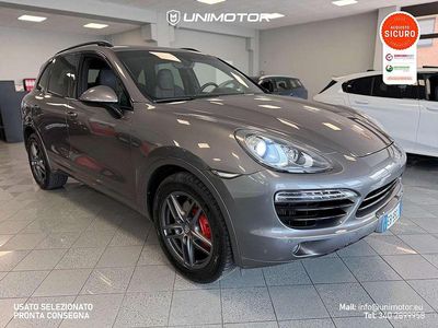 Usata Porsche Cayenne 239 CV (175 kW) 2010 Grigio SUV