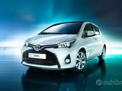 Usata Toyota Yaris 69 CV (50 kW) 2012 Bianco Utilitaria