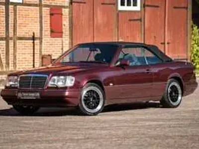 Usado Mercedes E200 136 CV (100 kW) 1997 Rojo Descapotable