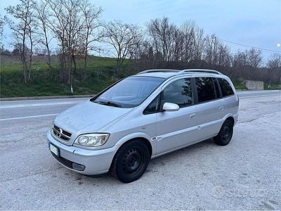 Usata Opel Zafira 125 CV (91 kW) 2004 Monovolume