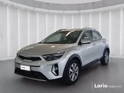 Usata Kia Stonic Urban 101 CV (74 kW) 2023 Grigio metallizzato SUV