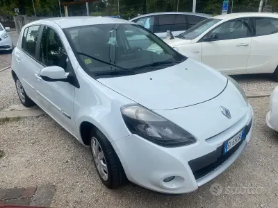 Usata Renault Clio IV Dynamique 75 CV (55 kW) 2012 Bianco Berlina