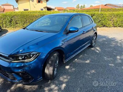 Usata VW Polo R-line 110 CV (80 kW) 2023 Blu Utilitaria