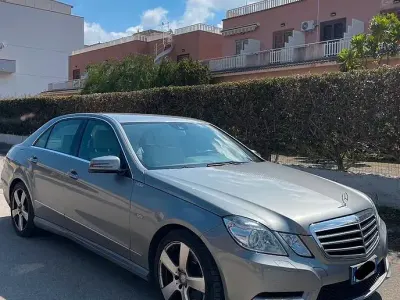 Usata Mercedes E220 Avantgarde 184 CV (135 kW) 2012 Grigio Berlina