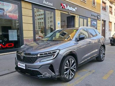 Usata Renault Austral Iconic 131 CV (96 kW) 2023 Grigio SUV