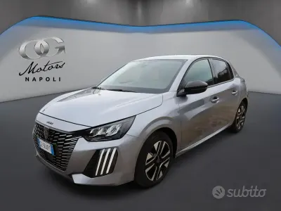 Usata Peugeot 208 Allure 101 CV (74 kW) 2025 Grigio Utilitaria