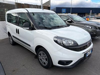 Usata Fiat Doblò Lounge 105 CV (77 kW) 2020 Bianco Monovolume