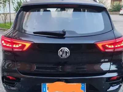 Usata MG ZS Comfort 106 CV (77 kW) 2024 SUV