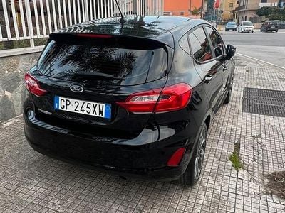 Usata Ford Fiesta 85 CV (62 kW) 2018 Nero Utilitaria