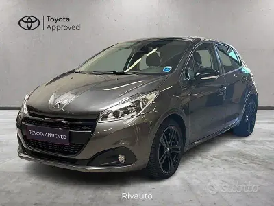 Usata Peugeot 208 GT-line 110 CV (80 kW) 2019 Grigio scuro Utilitaria