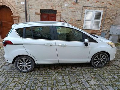 Begagnad Ford B-MAX Titanium 75 HK (55 kW) 2015 Vit Minibuss