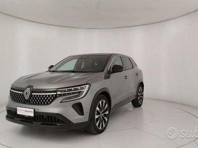 Usata Renault Austral Techno 200 CV (147 kW) 2024 Grigio SUV