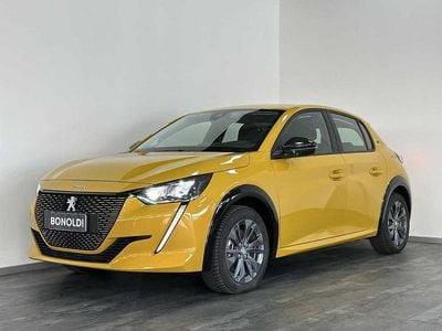 Usata Peugeot e-208 Active 100 kW (136 CV) 2023 Giallo Utilitaria