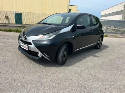 Usata Toyota Aygo 69 CV (50 kW) 2014 Nero Utilitaria