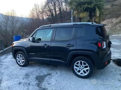 Usata Jeep Renegade Limited 140 CV (102 kW) 2015 Nero SUV