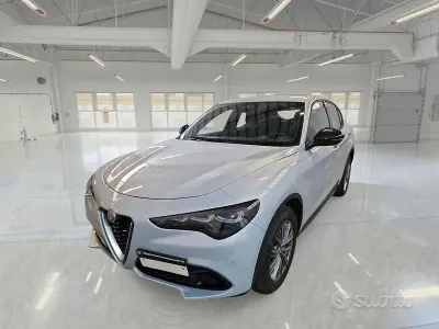 Usata Alfa Romeo Stelvio Super 160 CV (117 kW) 2023 Grigio SUV