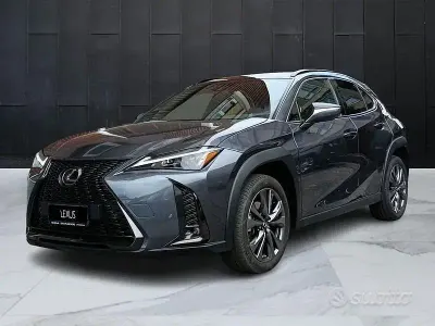Usata Lexus UX 183 CV (134 kW) 2023 Grigio SUV