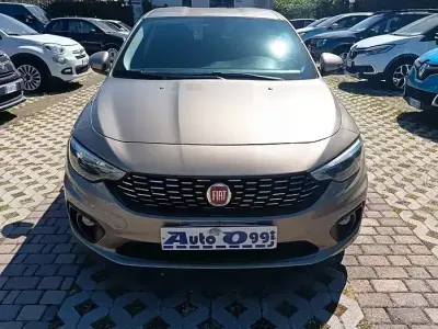 Usata Fiat Tipo Easy 120 CV (88 kW) 2018 Marrone Berlina