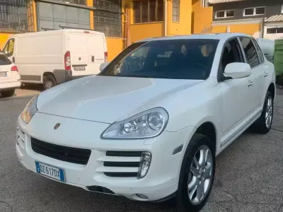 Usata Porsche Cayenne Turbo 239 CV (175 kW) 2010 Bianco SUV
