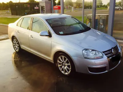 Usata VW Jetta Comfortline 140 CV (102 kW) 2006 Argento Berlina