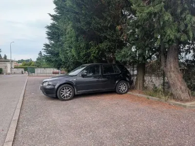 Usata VW Golf IV 101 CV (74 kW) 2003 Berlina