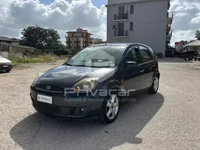 Usata Ford Fiesta 68 CV (50 kW) 2006 Grigio Utilitaria