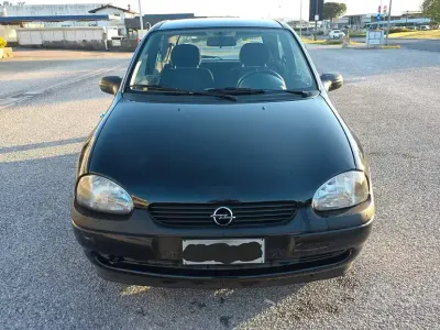Usata Opel Corsa 55 CV (40 kW) 1998 Nero Utilitaria