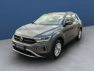 Usata VW T-Roc Life 150 CV (110 kW) 2024 Grigio SUV