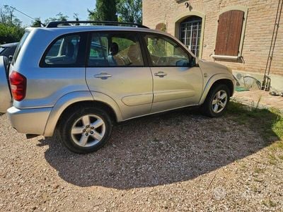 Usata Toyota RAV4 128 CV (94 kW) 2004 Grigio SUV