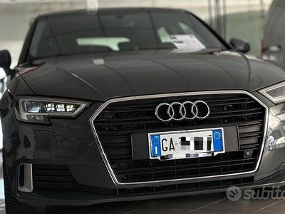 Usata Audi A3 Design 150 CV (110 kW) 2018 Grigio Berlina