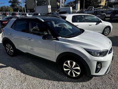 Usata Kia Stonic Style 101 CV (74 kW) 2022 Bianco SUV