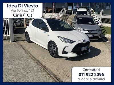Begagnad Toyota Yaris Hybrid Lounge 116 HK (85 kW) 2021 Vit Halvkombi