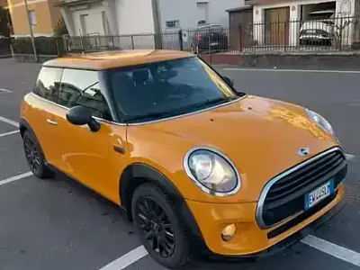 Occasion Mini ONE 102 ch (75 kW) 2014 Jaune Citadine
