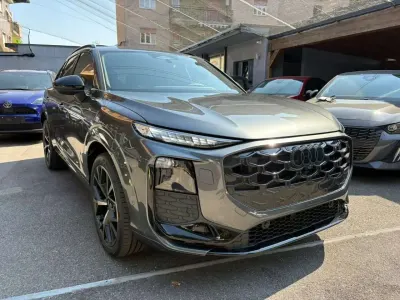 Nuova Audi Q3 S-Line 150 CV (110 kW) 2026 Grigio scuro SUV
