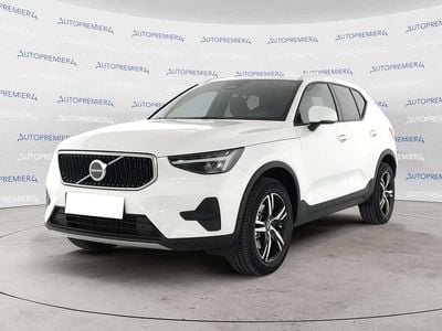 Nuova Volvo XC40 Core 163 CV (119 kW) 2025 Grigio SUV
