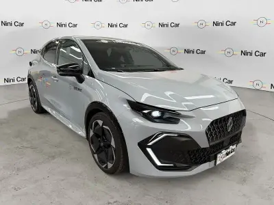 Usata Renault Clio Techno 158 CV (116 kW) 2025 Grigio Utilitaria